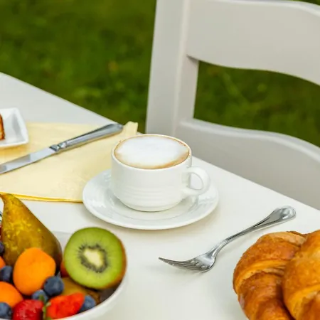 Vecchia Marina Hotel